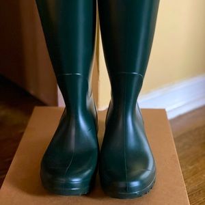 Shelby Matte Deep green Ugg rain boots size 7